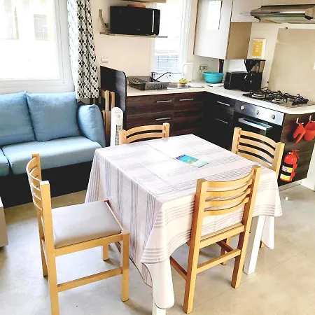 Bungalow De 3 Chambres Avec Piscine Partagee Sauna Et Terrasse A Jean De Monts A 3 Km De La Plage *