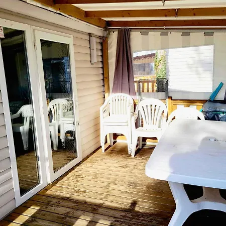 Casa de Férias Bungalow De 3 Chambres Avec Piscine Partagee Sauna Et Terrasse A Jean De Monts A 3 Km De La Plage