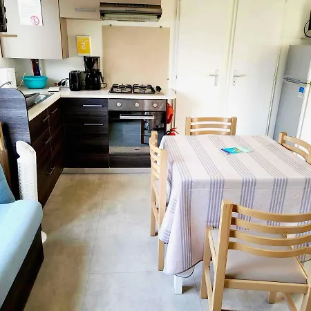 Bungalow De 3 Chambres Avec Piscine Partagee Sauna Et Terrasse A Jean De Monts A 3 Km De La Plage Saint-Jean-de-Monts