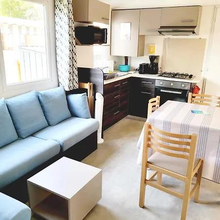 Casa de Férias Bungalow De 3 Chambres Avec Piscine Partagee Sauna Et Terrasse A Jean De Monts A 3 Km De La Plage Saint-Jean-de-Monts