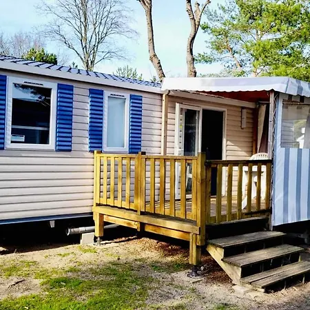 Bungalow De 3 Chambres Avec Piscine Partagee Sauna Et Terrasse A Jean De Monts A 3 Km De La Plage Casa de Férias Saint-Jean-de-Monts