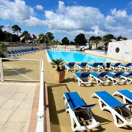 Bungalow De 3 Chambres Avec Piscine Partagee Sauna Et Terrasse A Jean De Monts A 3 Km De La Plage Casa de Férias *