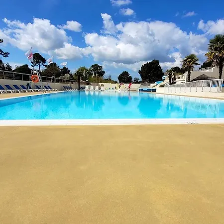 Casa de Férias Bungalow De 3 Chambres Avec Piscine Partagee Sauna Et Terrasse A Jean De Monts A 3 Km De La Plage Saint-Jean-de-Monts