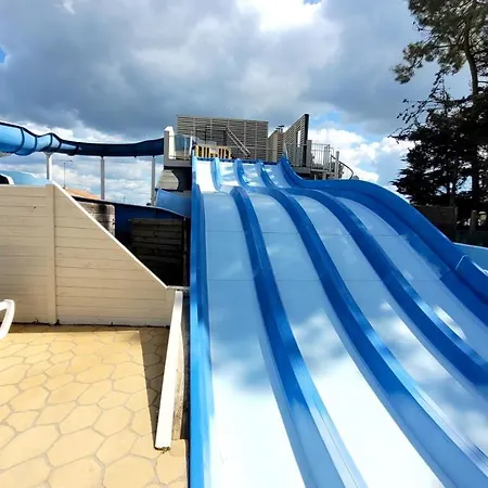 Bungalow De 3 Chambres Avec Piscine Partagee Sauna Et Terrasse A Jean De Monts A 3 Km De La Plage *