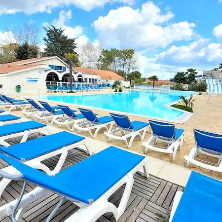 Bungalow De 3 Chambres Avec Piscine Partagee Sauna Et Terrasse A Jean De Monts A 3 Km De La Plage Saint-Jean-de-Monts