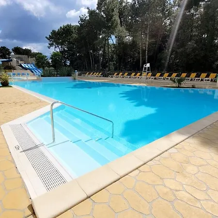 Bungalow De 3 Chambres Avec Piscine Partagee Sauna Et Terrasse A Jean De Monts A 3 Km De La Plage * Saint-Jean-de-Monts