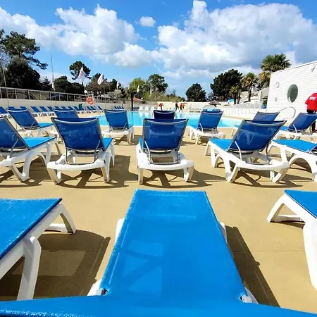 Bungalow De 3 Chambres Avec Piscine Partagee Sauna Et Terrasse A Jean De Monts A 3 Km De La Plage