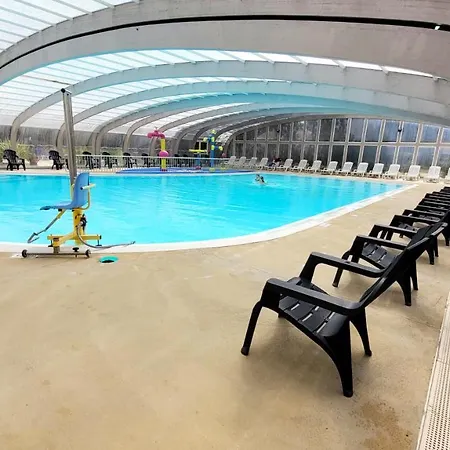 Bungalow De 3 Chambres Avec Piscine Partagee Sauna Et Terrasse A Jean De Monts A 3 Km De La Plage