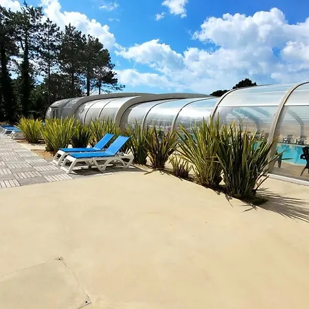 Bungalow De 3 Chambres Avec Piscine Partagee Sauna Et Terrasse A Jean De Monts A 3 Km De La Plage Casa de Férias